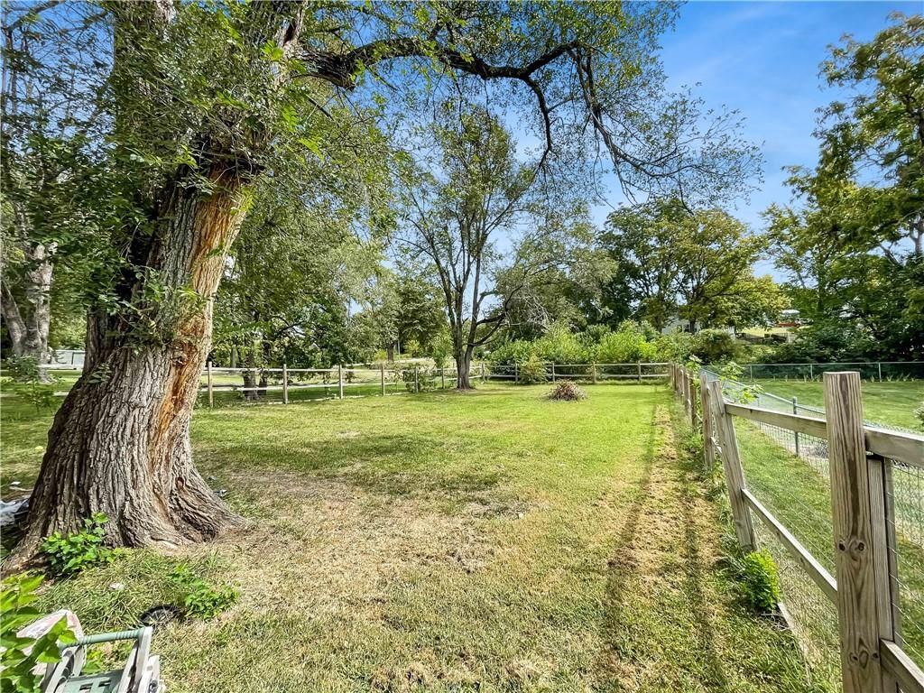 2105 Lipper Avenue — photo 2