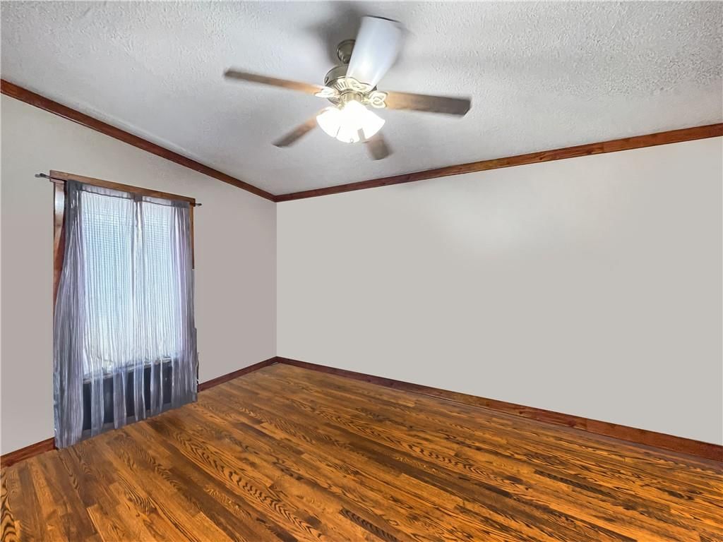2105 Lipper Avenue — photo 7