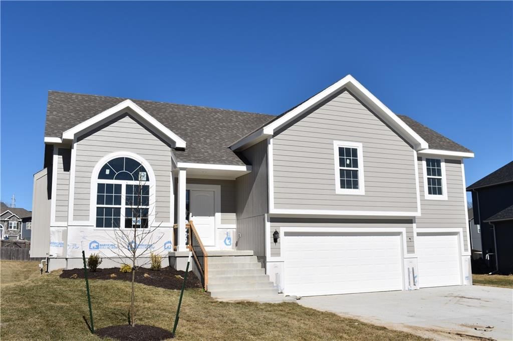 1038 Jasmine Drive — photo 2