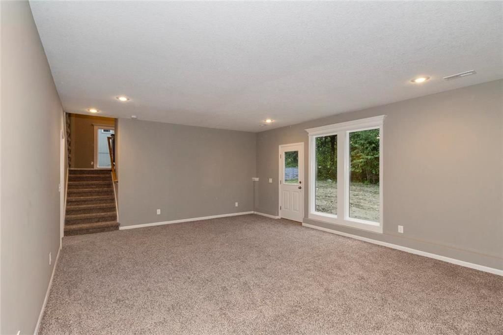 1038 Jasmine Drive — photo 24