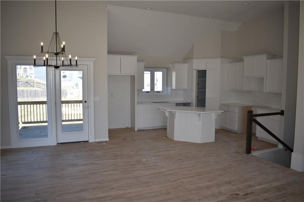 1038 Jasmine Drive — photo 6