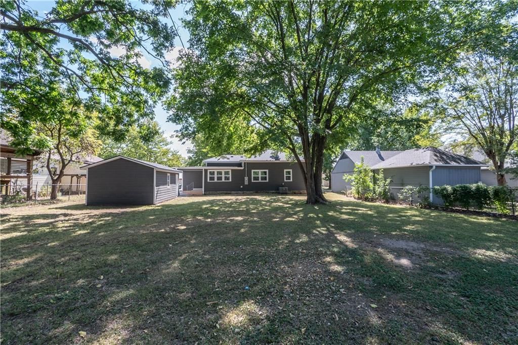 912 Indiana Street — photo 6