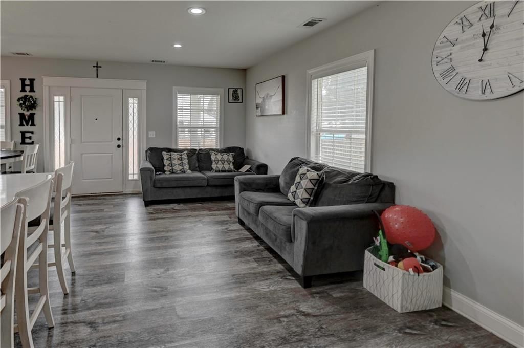 1235 Hasbrook Avenue — photo 25