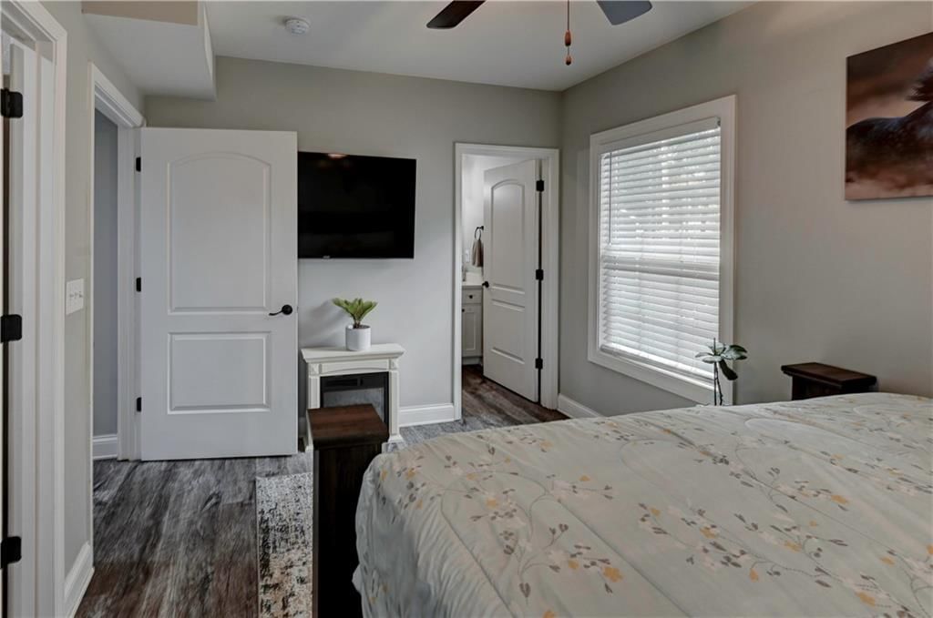 1235 Hasbrook Avenue — photo 36