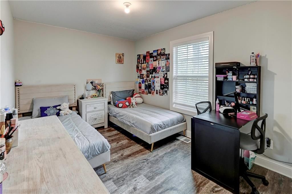 1235 Hasbrook Avenue — photo 43