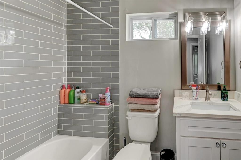 1235 Hasbrook Avenue — photo 48