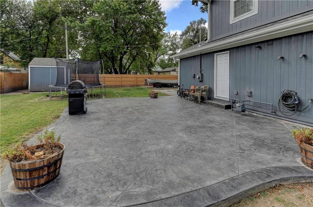 1235 Hasbrook Avenue — photo 7