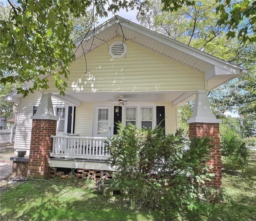 1104 W Walnut Street — photo 5