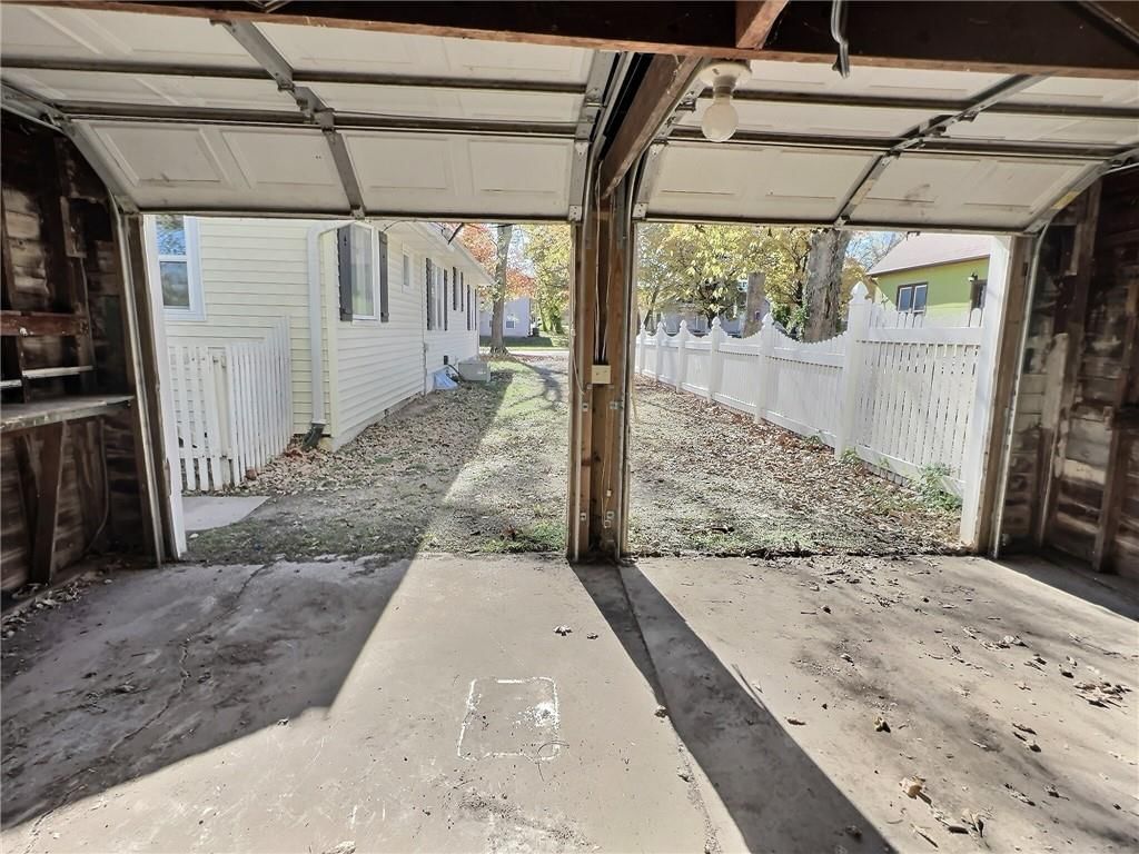 1104 W Walnut Street — photo 9
