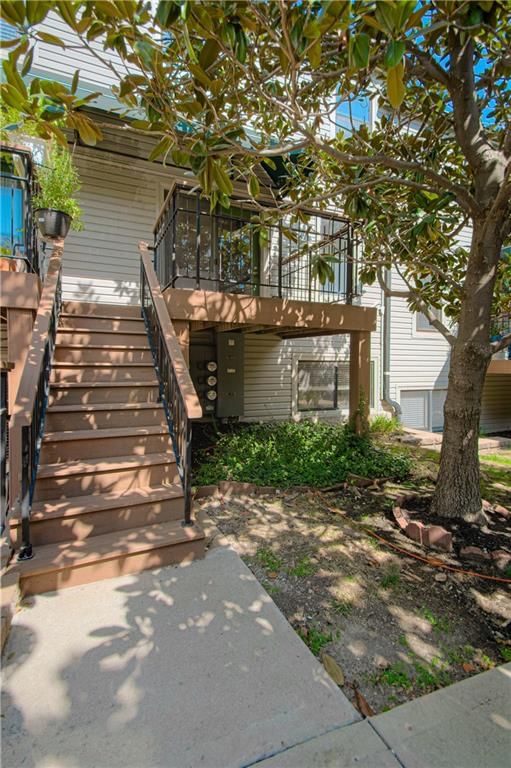 429 W 10th Street — photo 29