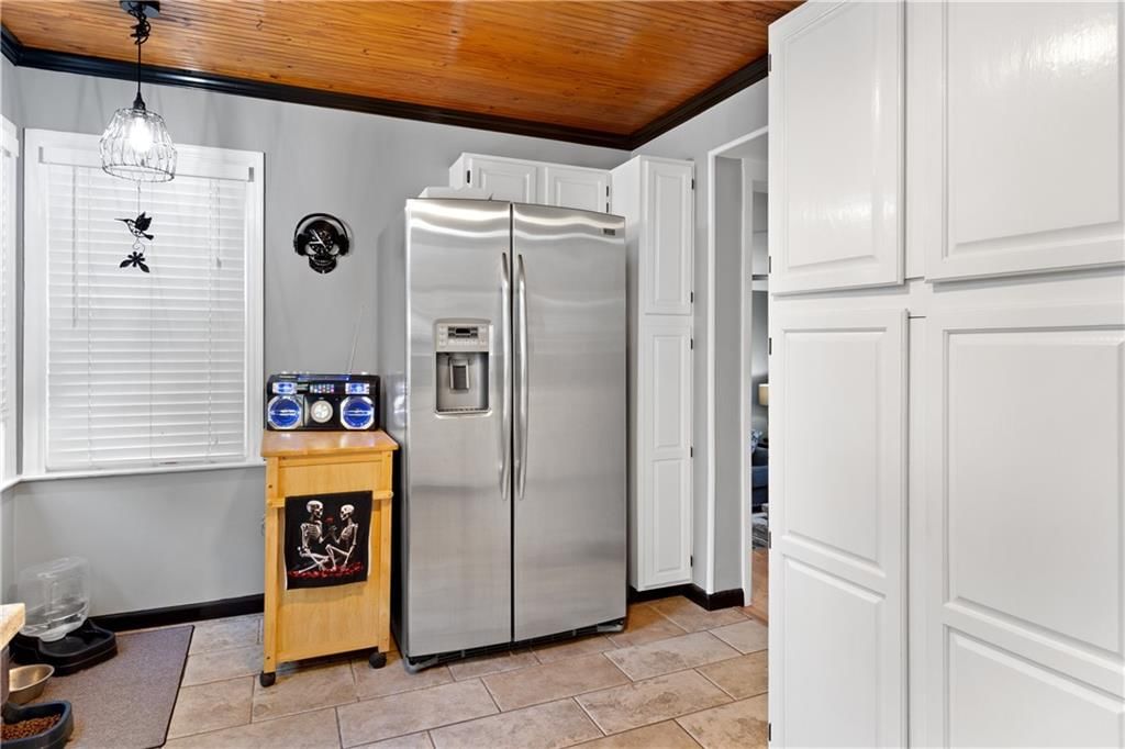 616 W 87th Street — photo 11