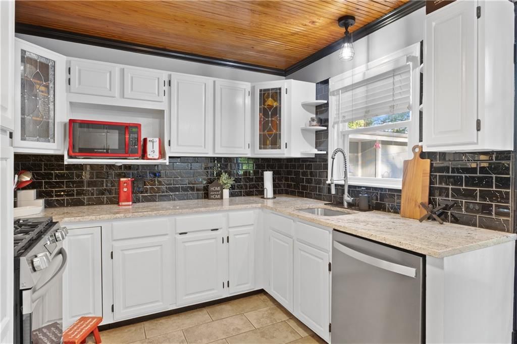 616 W 87th Street — photo 7