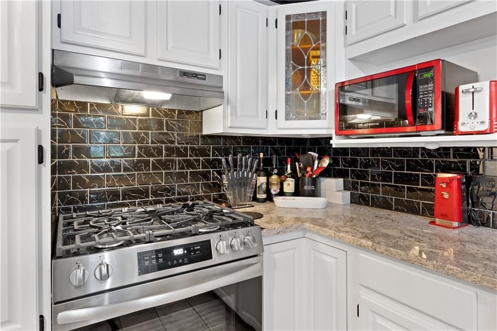 616 W 87th Street — photo 10