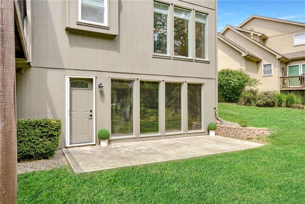 8801 N Oregon Avenue — photo 50