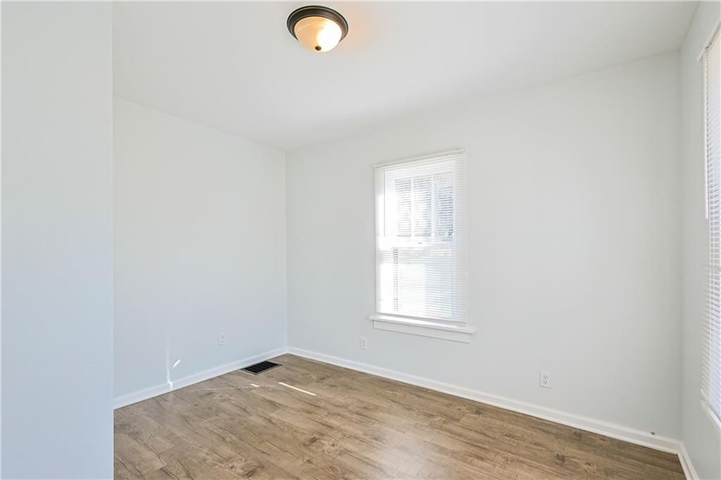 3109 S 40th Terrace — photo 13