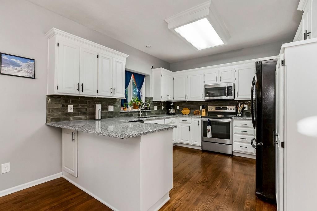 12747 S Hallet Street — photo 11