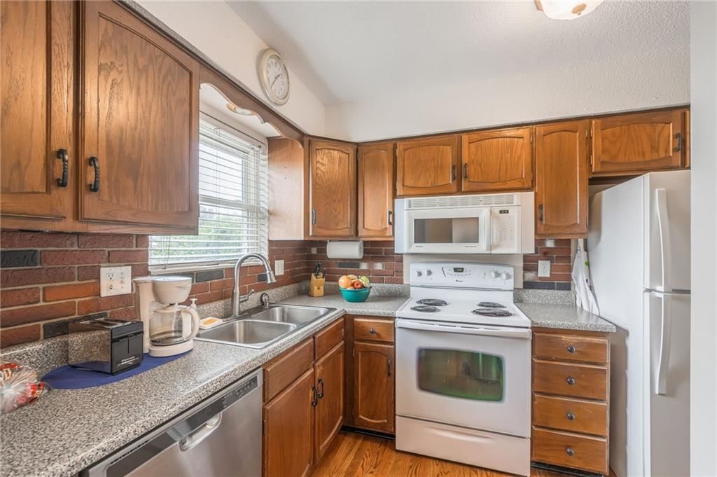 10219 W 96TH Terrace — photo 7