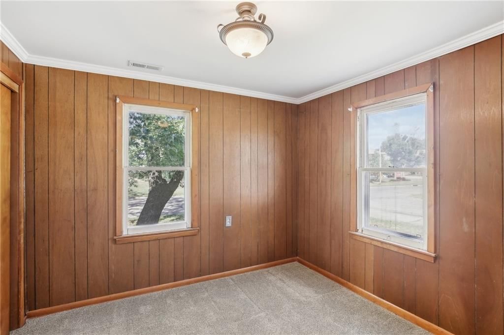 822 W 10th Street — photo 14