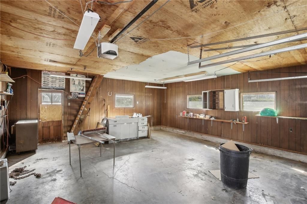 822 W 10th Street — photo 30