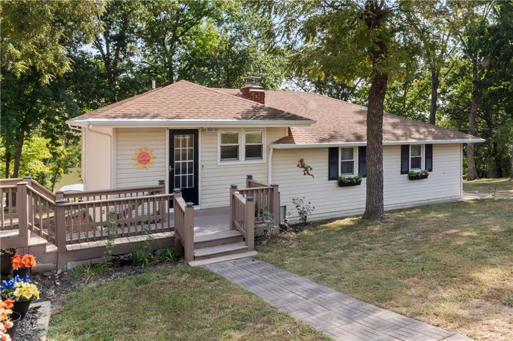 28396 Bali Avenue — photo 3