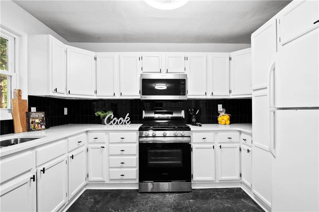 5702 NE 62nd Street — photo 11