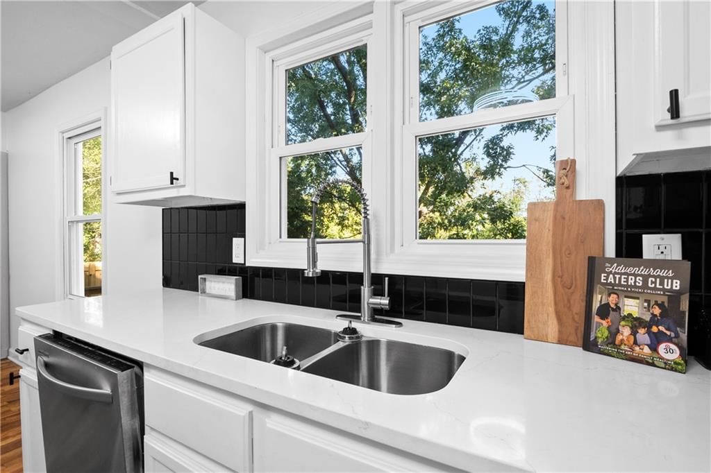 5702 NE 62nd Street — photo 10