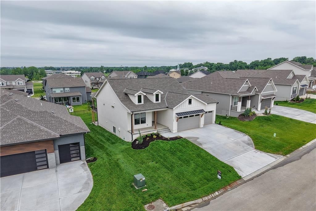 1617 SW Arbor Park Drive — photo 2