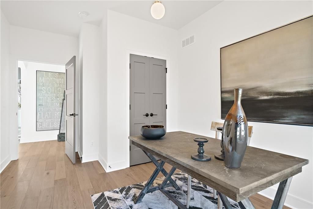 369 NW Patch Court — photo 8