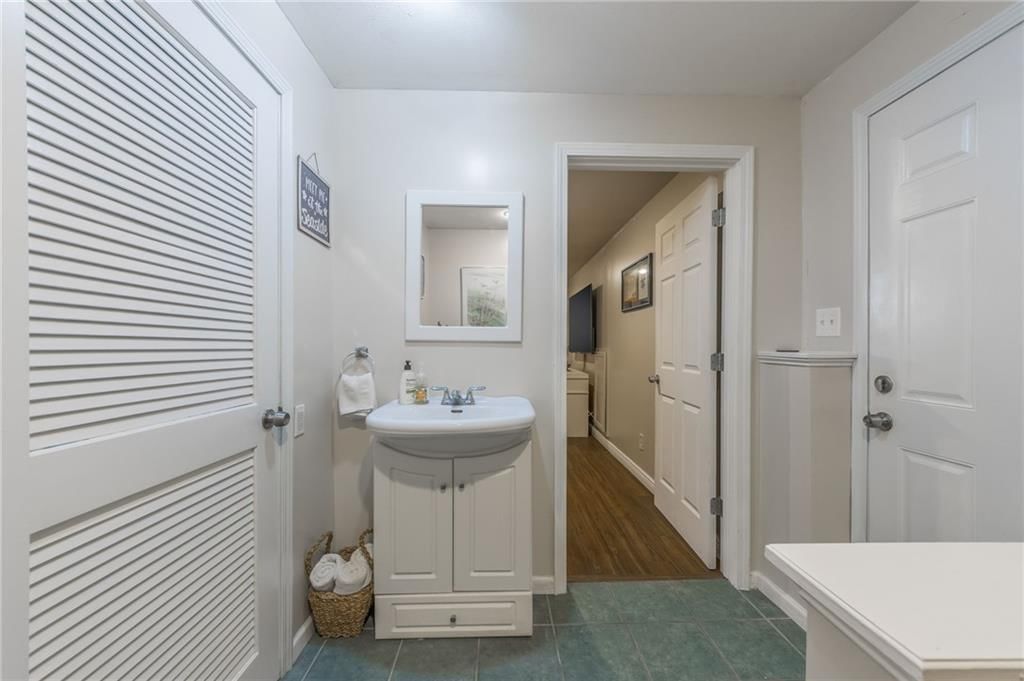 2566 NE Dale Hunter Lane — photo 36