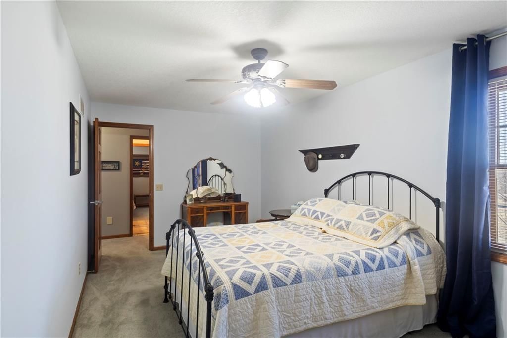 1800 Paddock Drive — photo 36