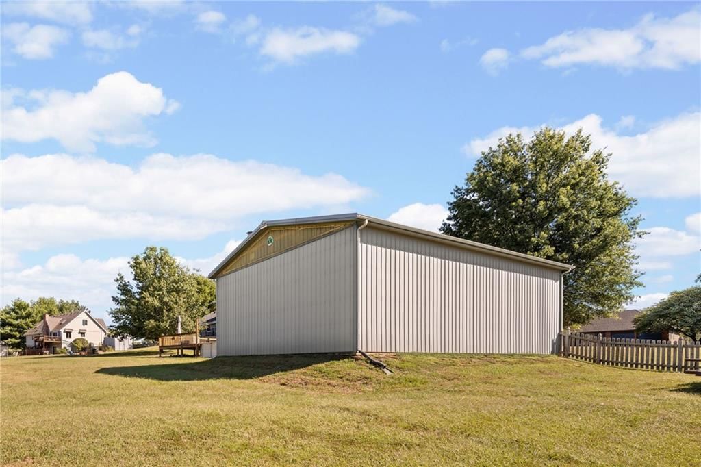 1800 Paddock Drive — photo 8