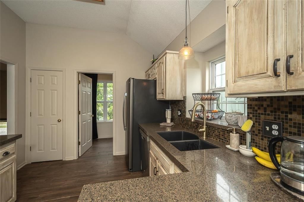 18665 W 161st Street — photo 13