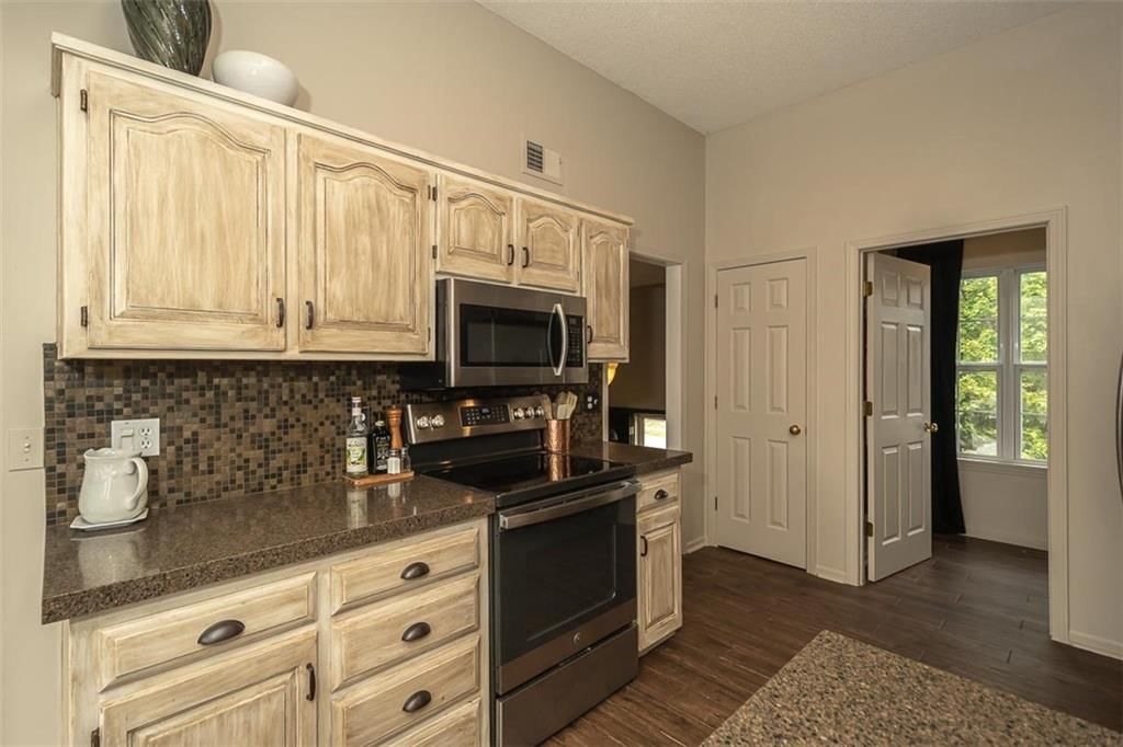 18665 W 161st Street — photo 9