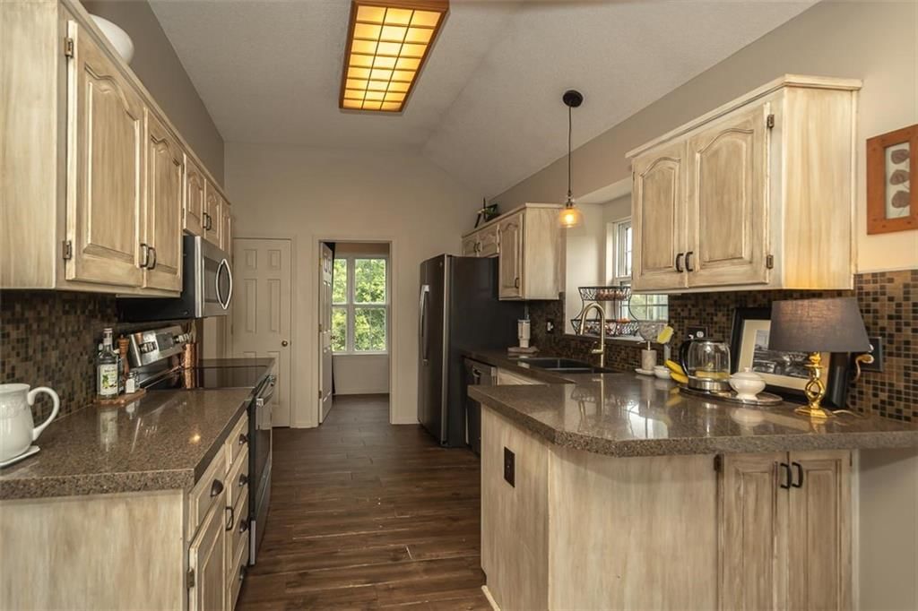 18665 W 161st Street — photo 10