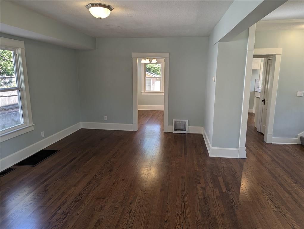 707 Procter Place — photo 6