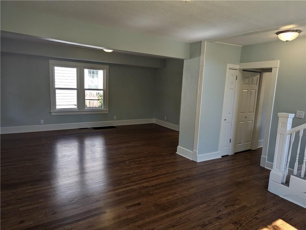 707 Procter Place — photo 9
