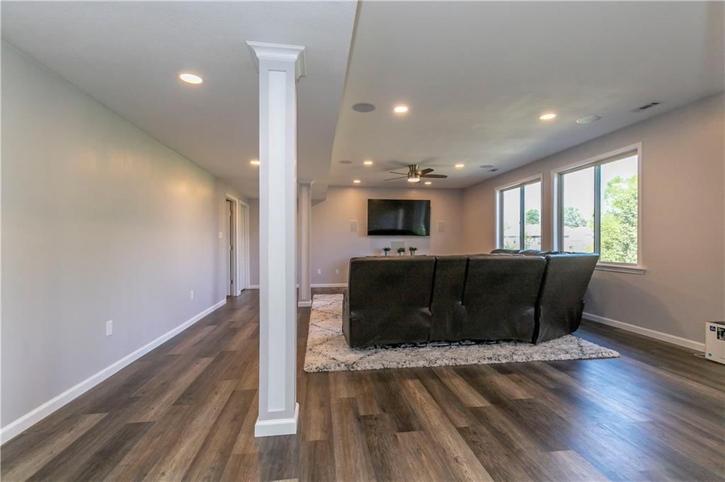 16907 Meadow Creek Court — photo 27