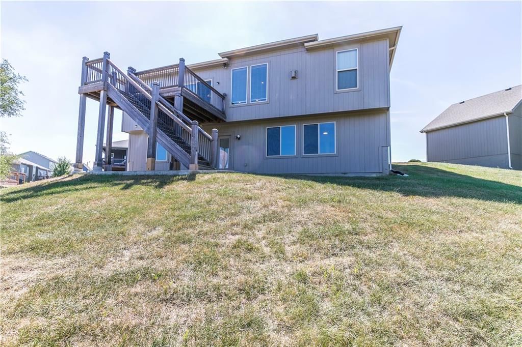 16907 Meadow Creek Court — photo 33