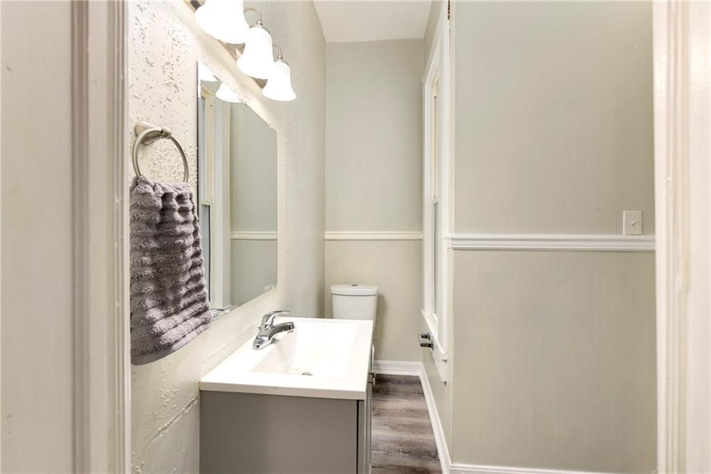 621 Walnut Street — photo 23