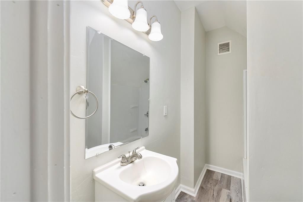 621 Walnut Street — photo 26