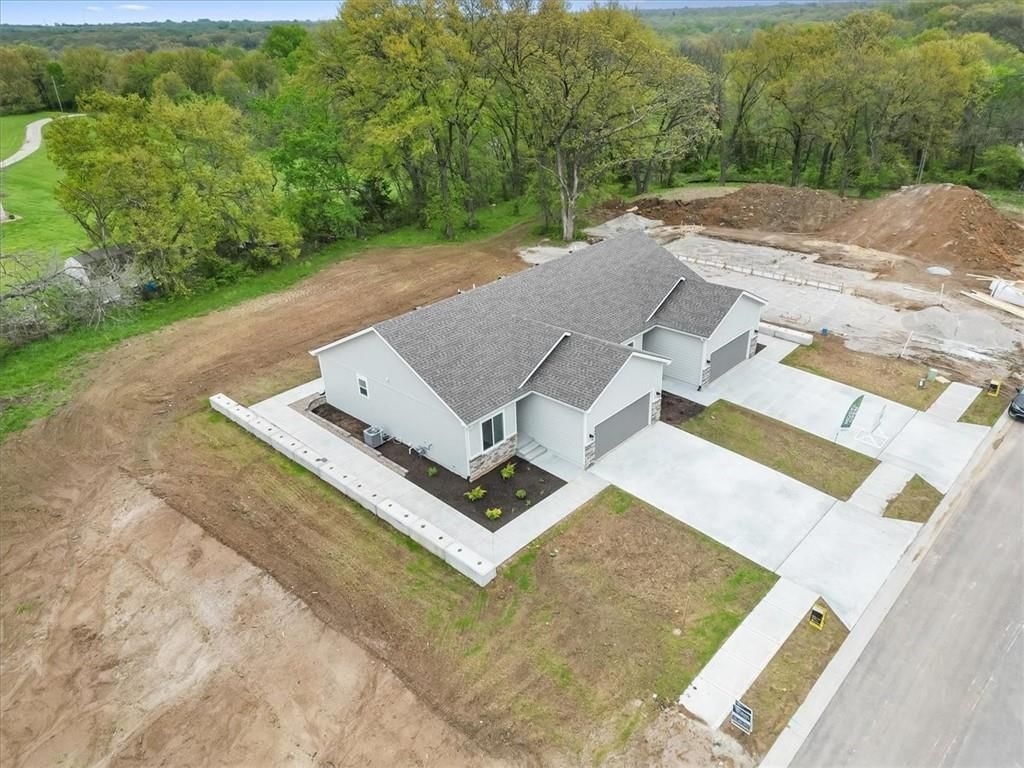 796 Highland Drive — photo 33
