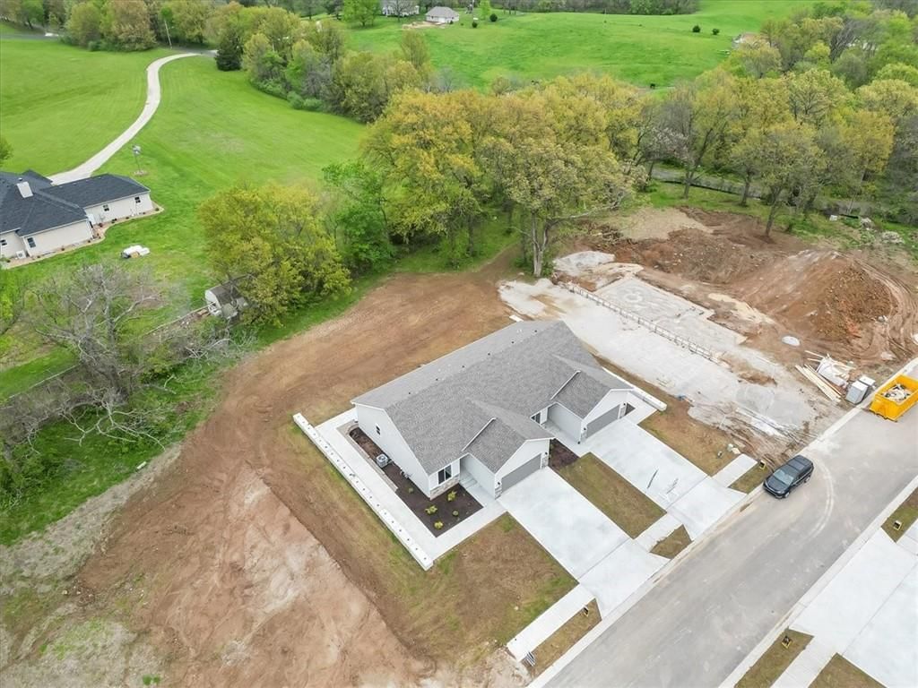 796 Highland Drive — photo 34