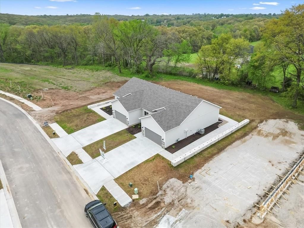 796 Highland Drive — photo 36