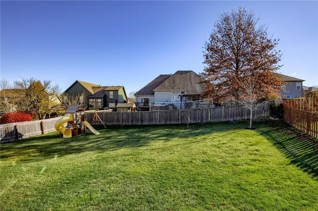 12285 NW Churchill Downs Street — photo 35