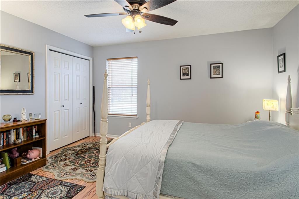 300 N Redbird Street — photo 14