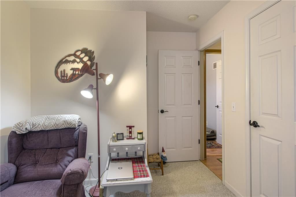 300 N Redbird Street — photo 17