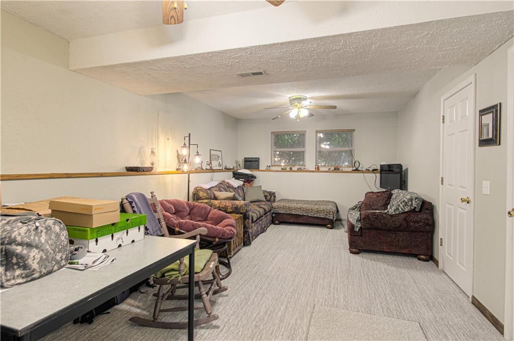 300 N Redbird Street — photo 18