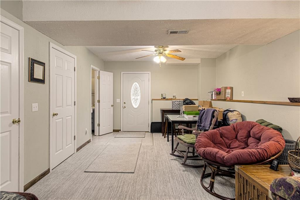 300 N Redbird Street — photo 20