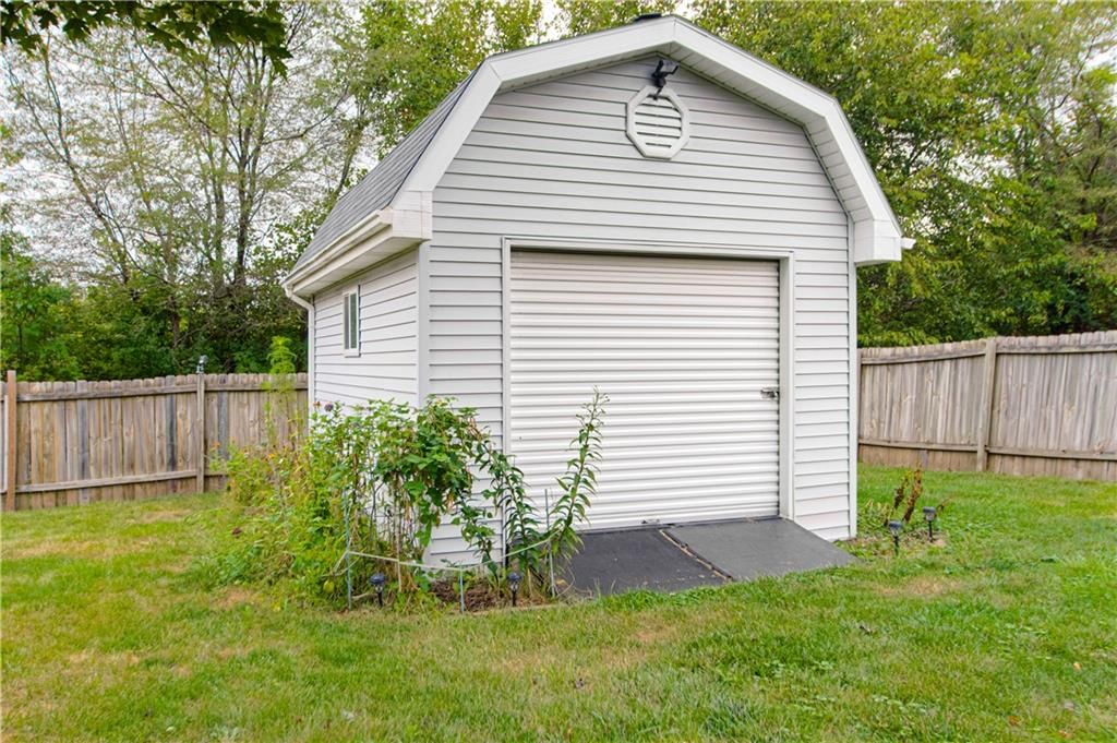300 N Redbird Street — photo 28