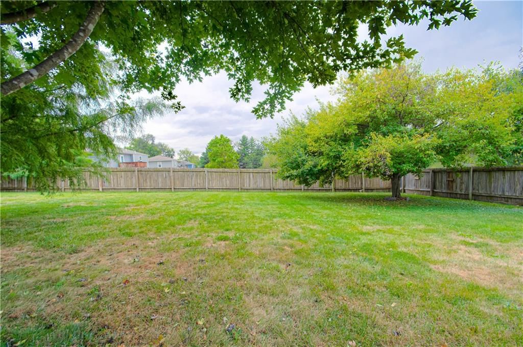 300 N Redbird Street — photo 29
